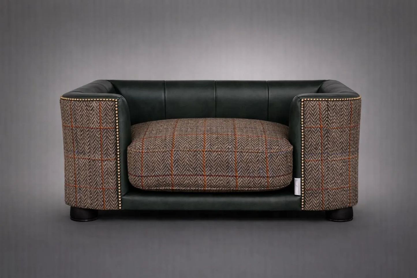Oscar Luxury Harris Tweed & Italian Leather Dog Bed – Handcrafted Comfort
