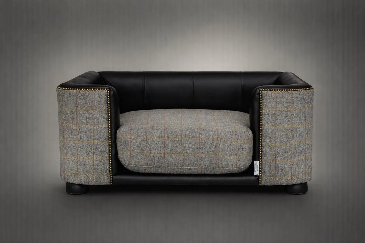 Oscar Luxury Harris Tweed & Italian Leather Dog Bed – Handcrafted Comfort