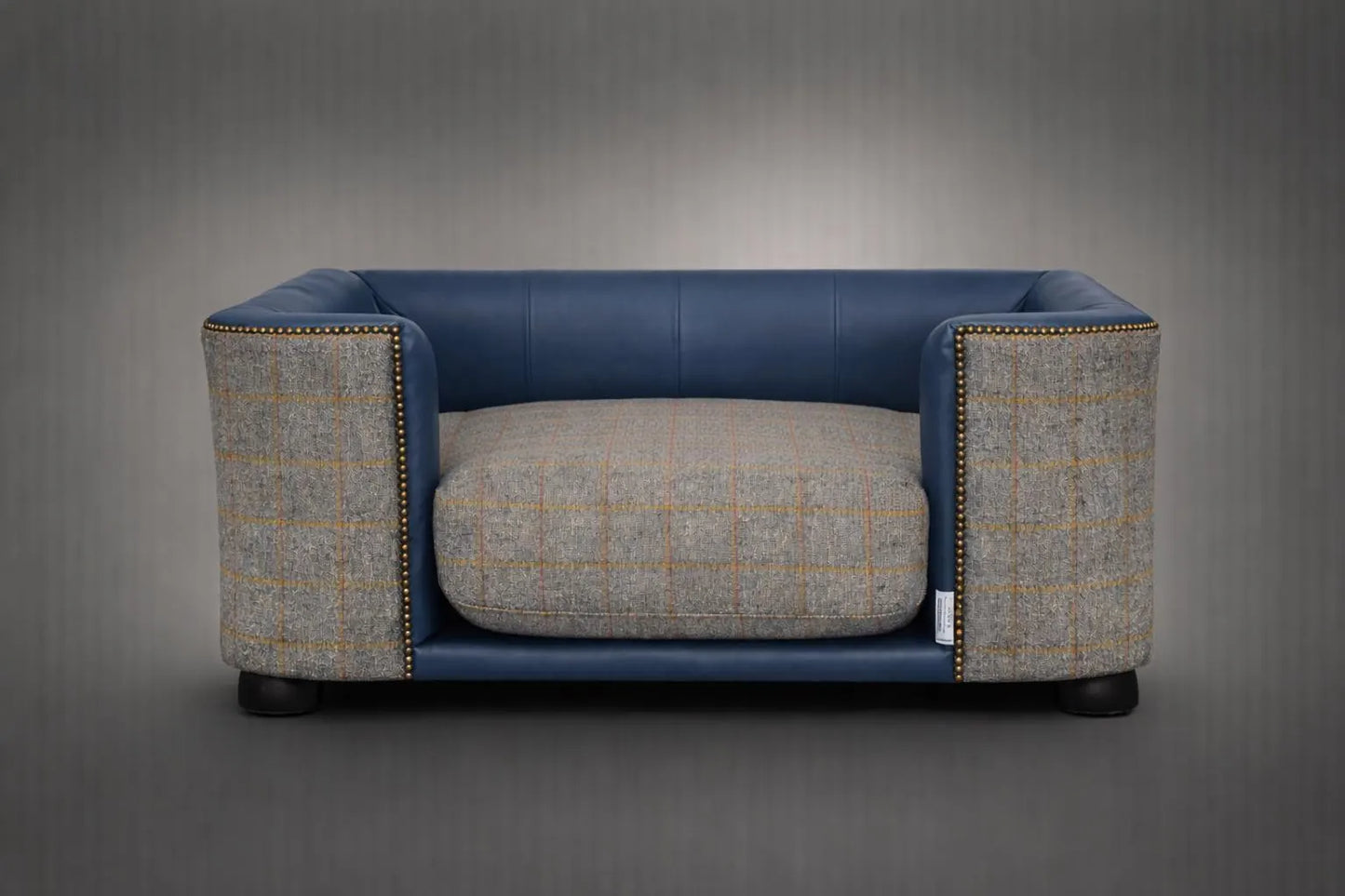 Oscar Luxury Harris Tweed & Italian Leather Dog Bed – Handcrafted Comfort