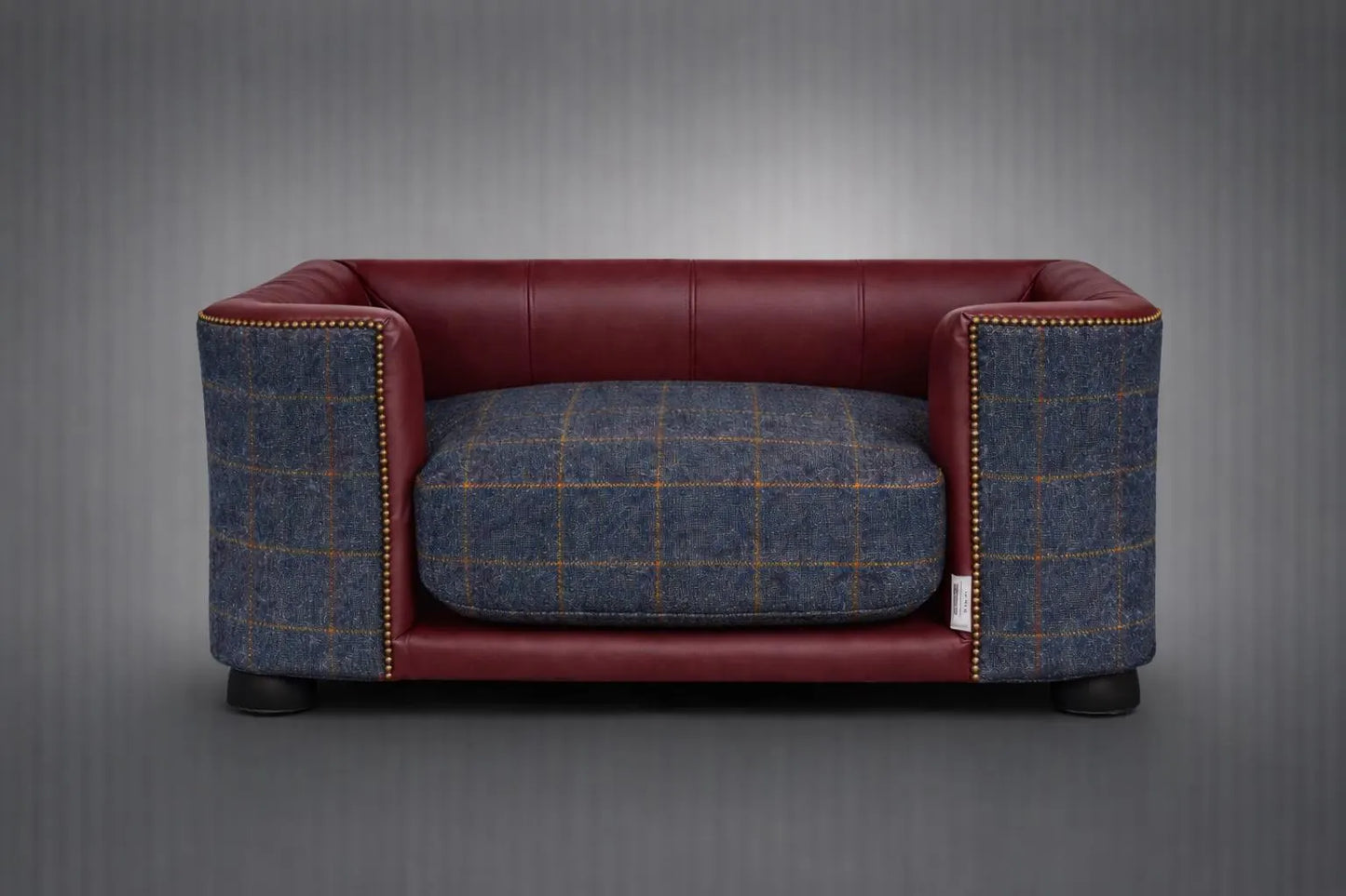 Oscar Luxury Harris Tweed & Italian Leather Dog Bed – Handcrafted Comfort
