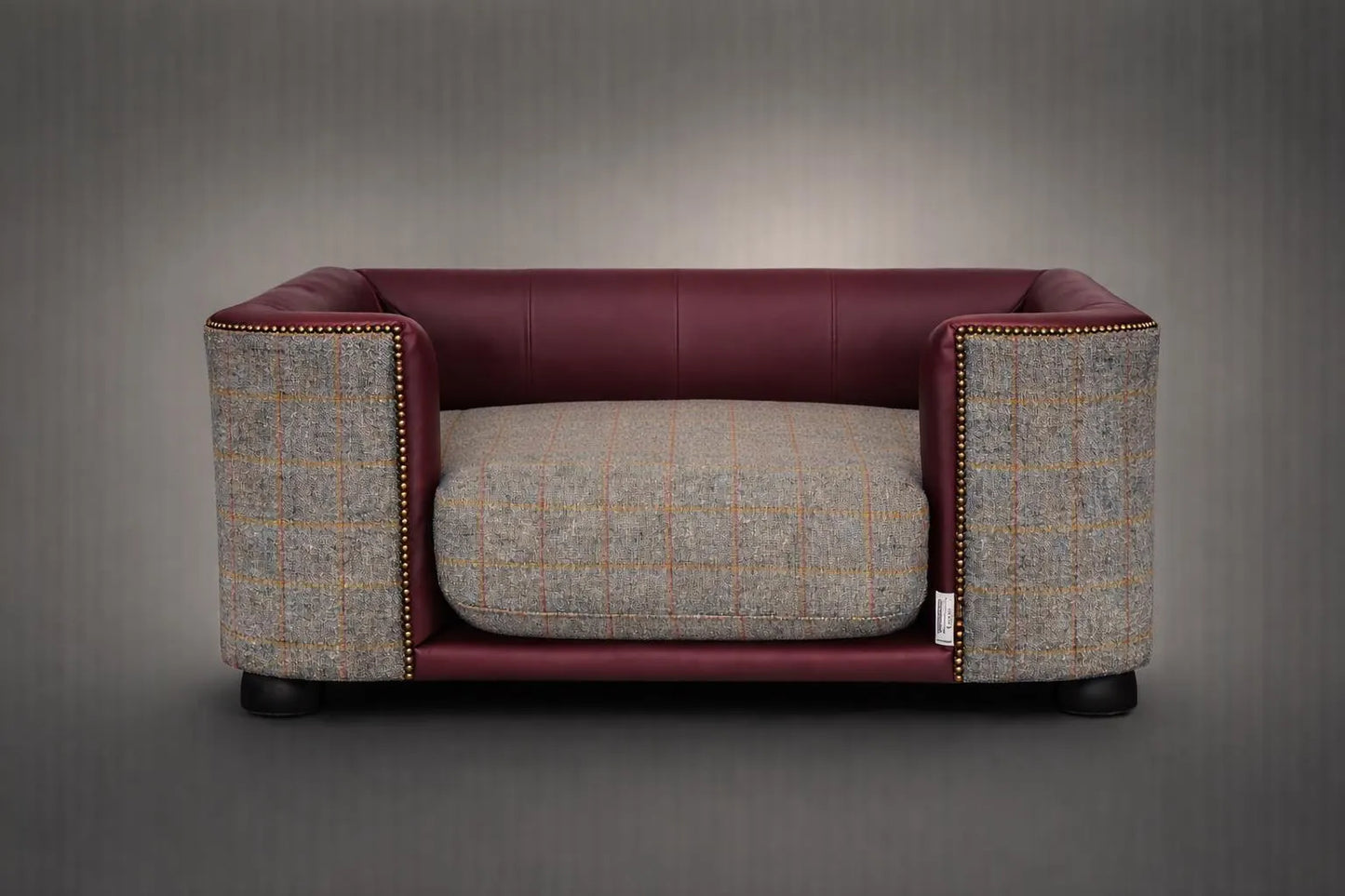 Oscar Luxury Harris Tweed & Italian Leather Dog Bed – Handcrafted Comfort